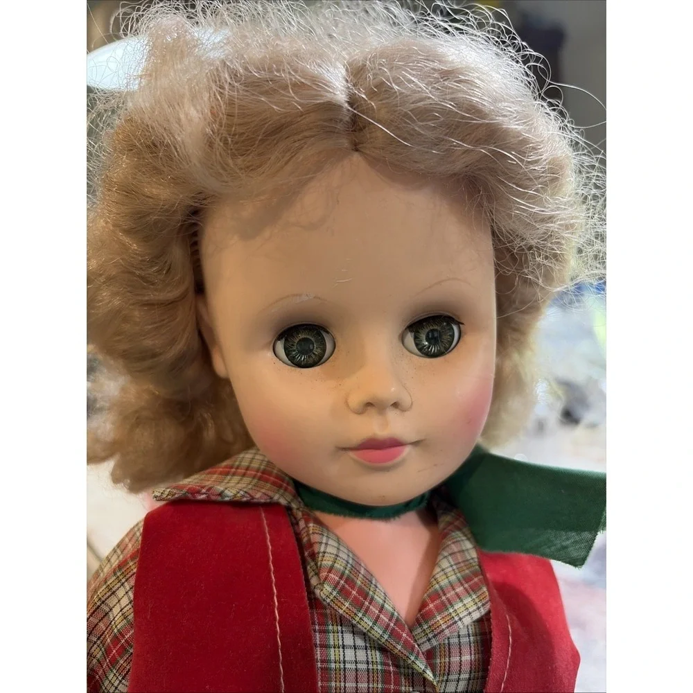 Vintage Uneeda Doll Co 24 inch Mindy Walker Doll Marked 1967 Blonde Sleep Eyes